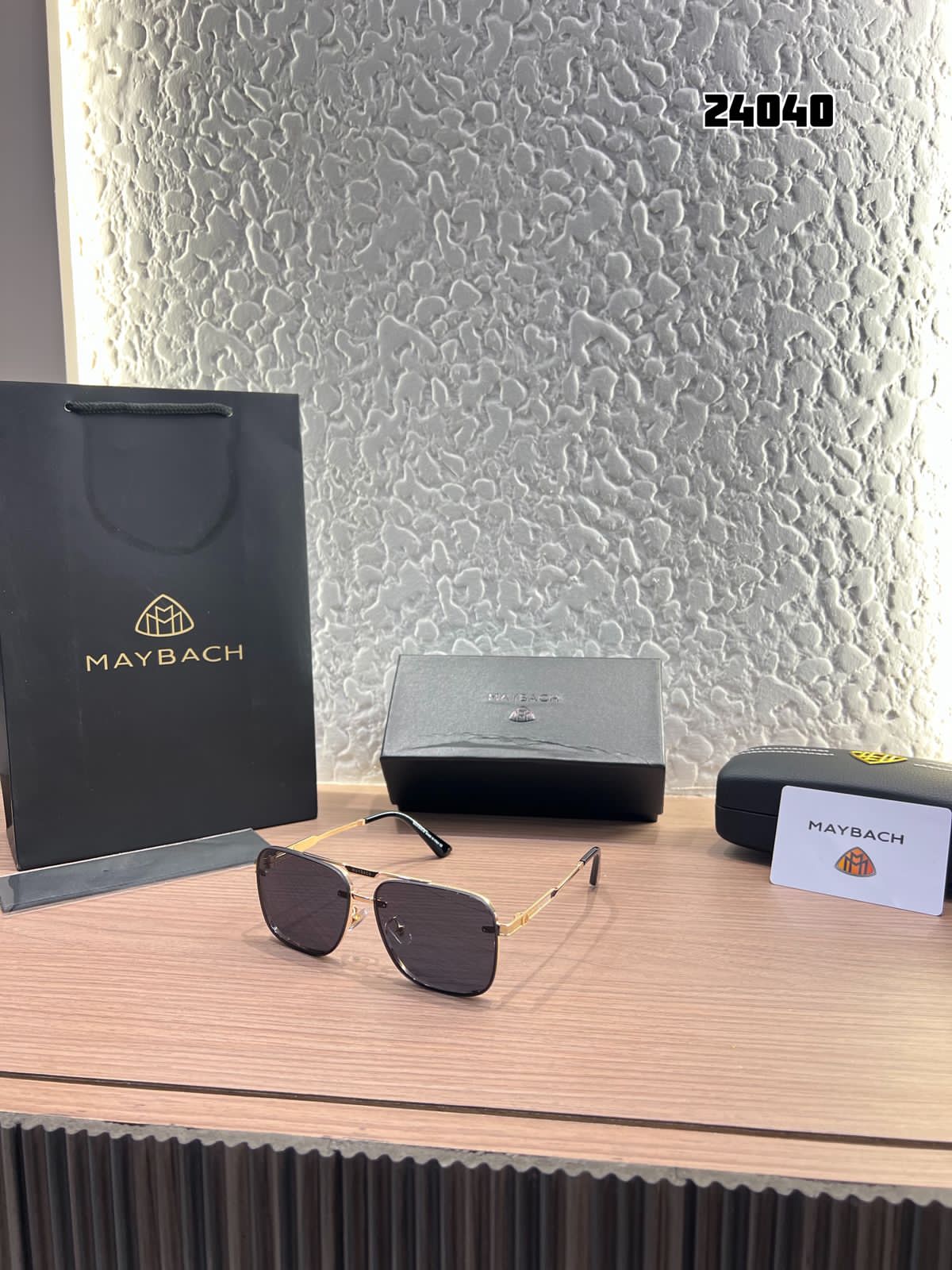 MAYBACH 24040 BLACK GOLD