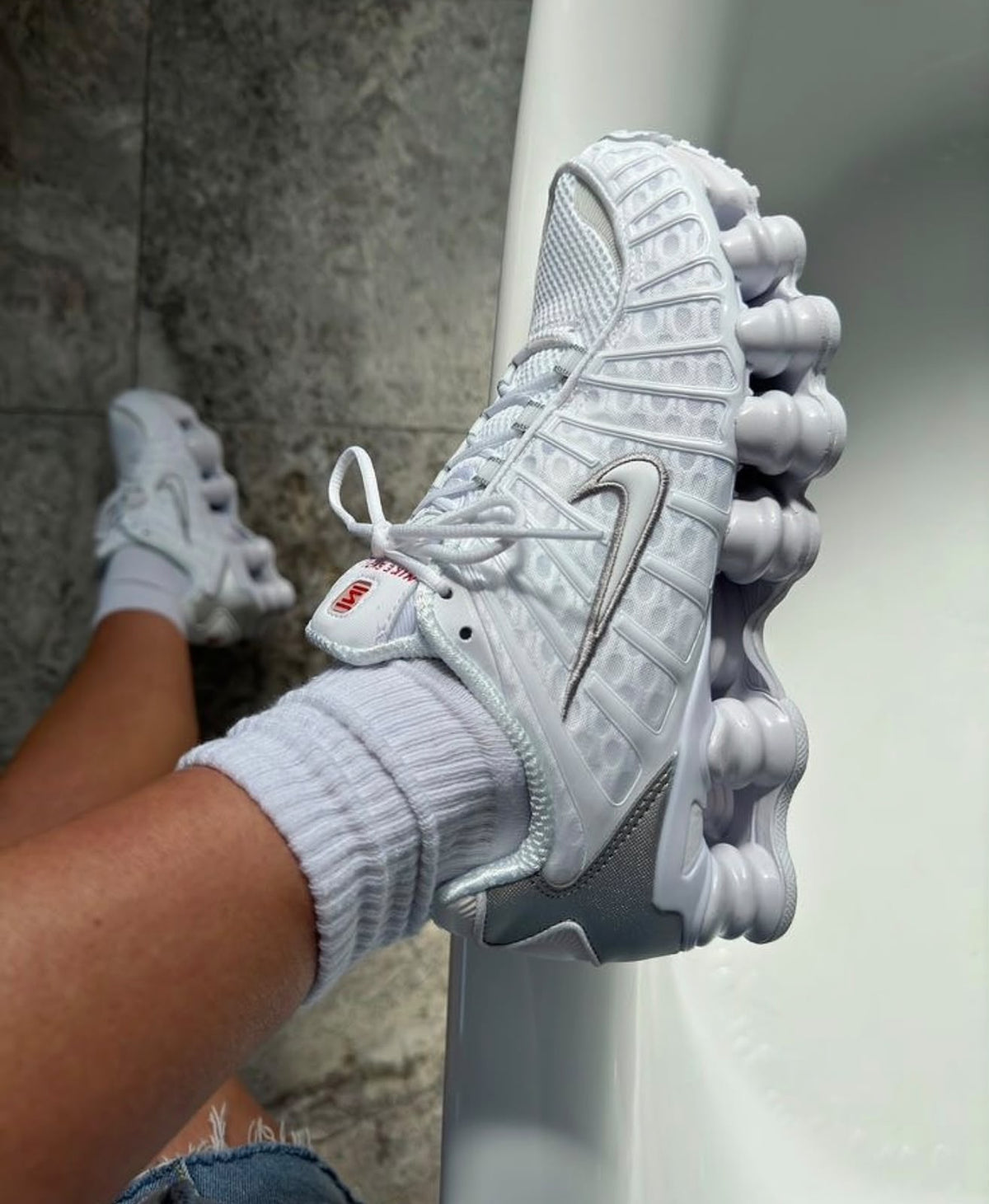 NIKE SHOX TLWHITE METALLIC SILVER