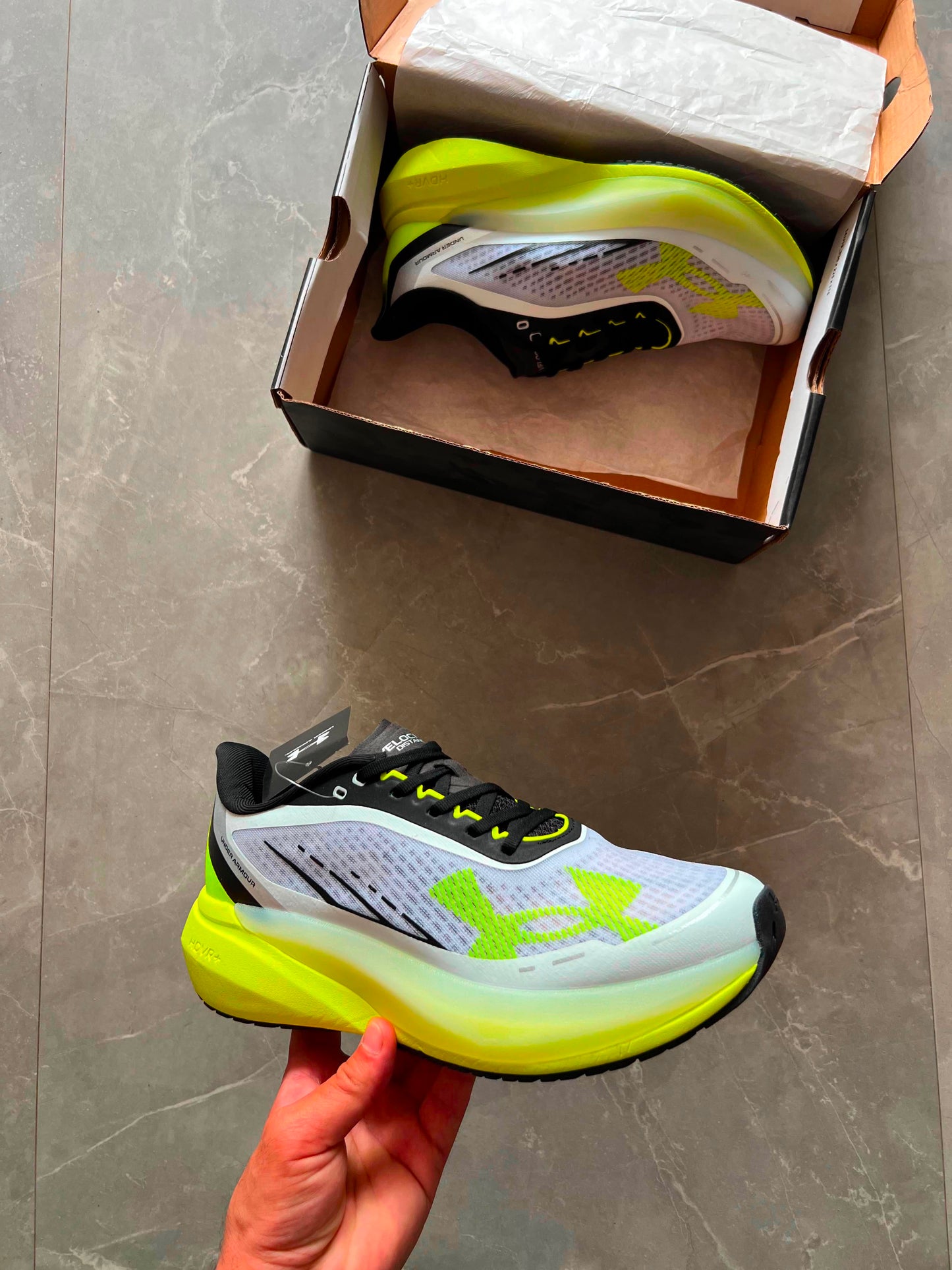 UNDER ARMOUR VELOCITI