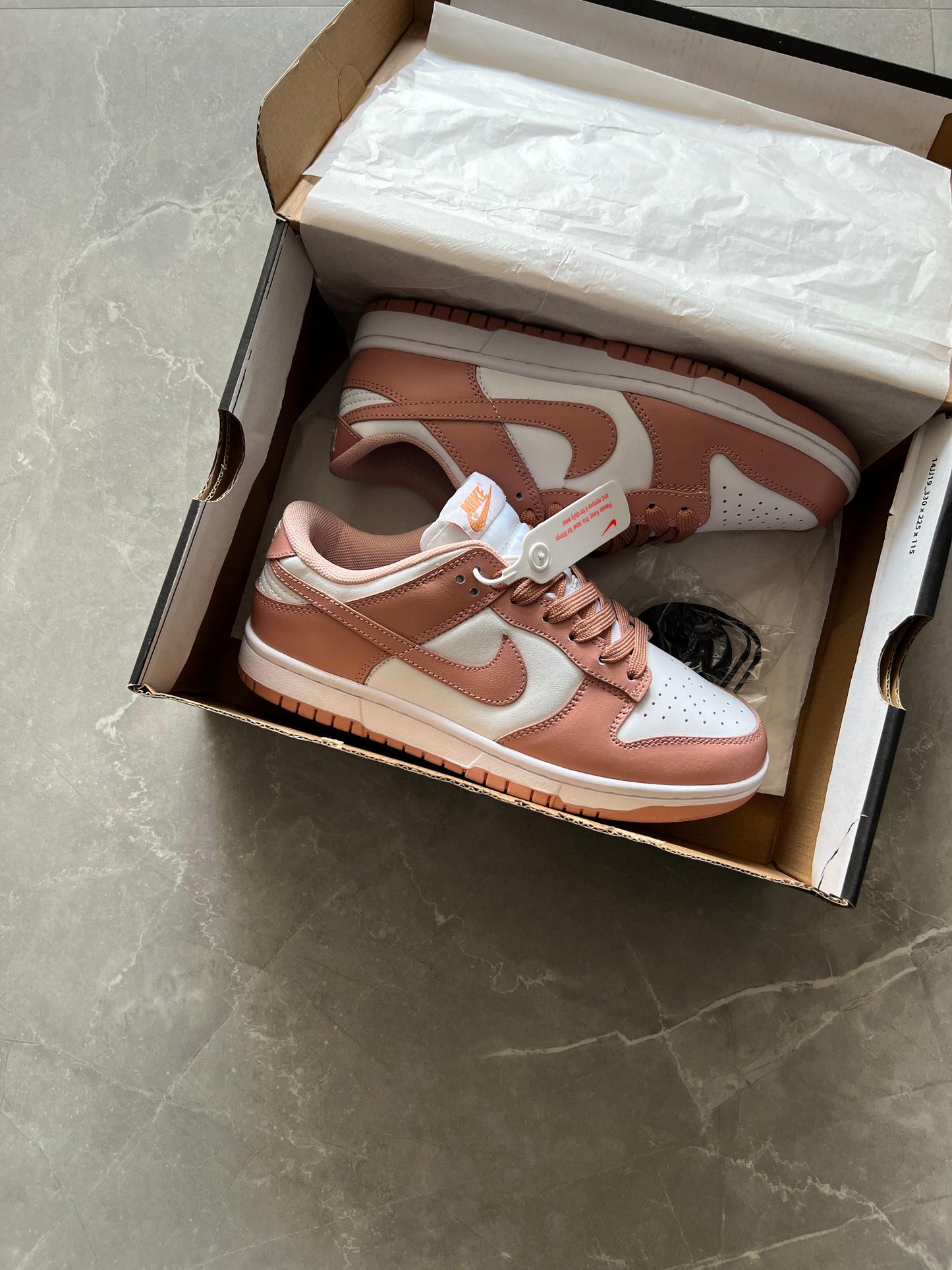 NIKE SB DUNK