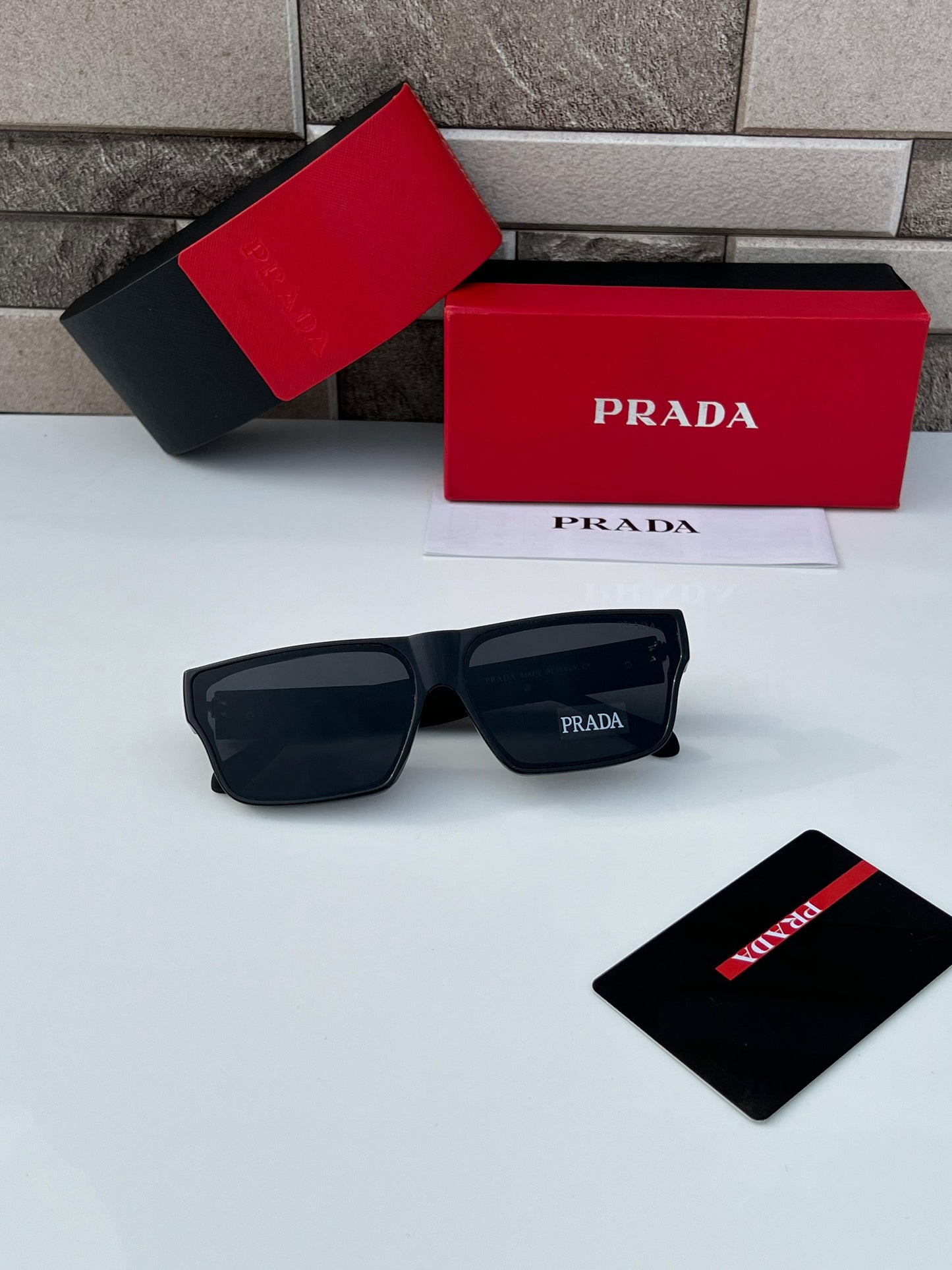 PRADA SUNGLASS