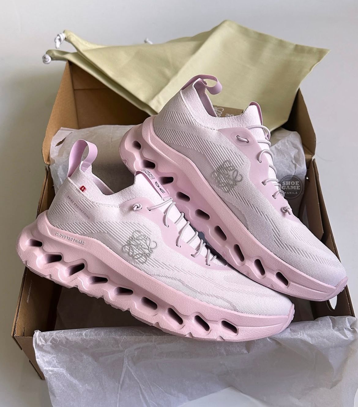 LEOWE X ON CLOUDTILT RUNNING PINK