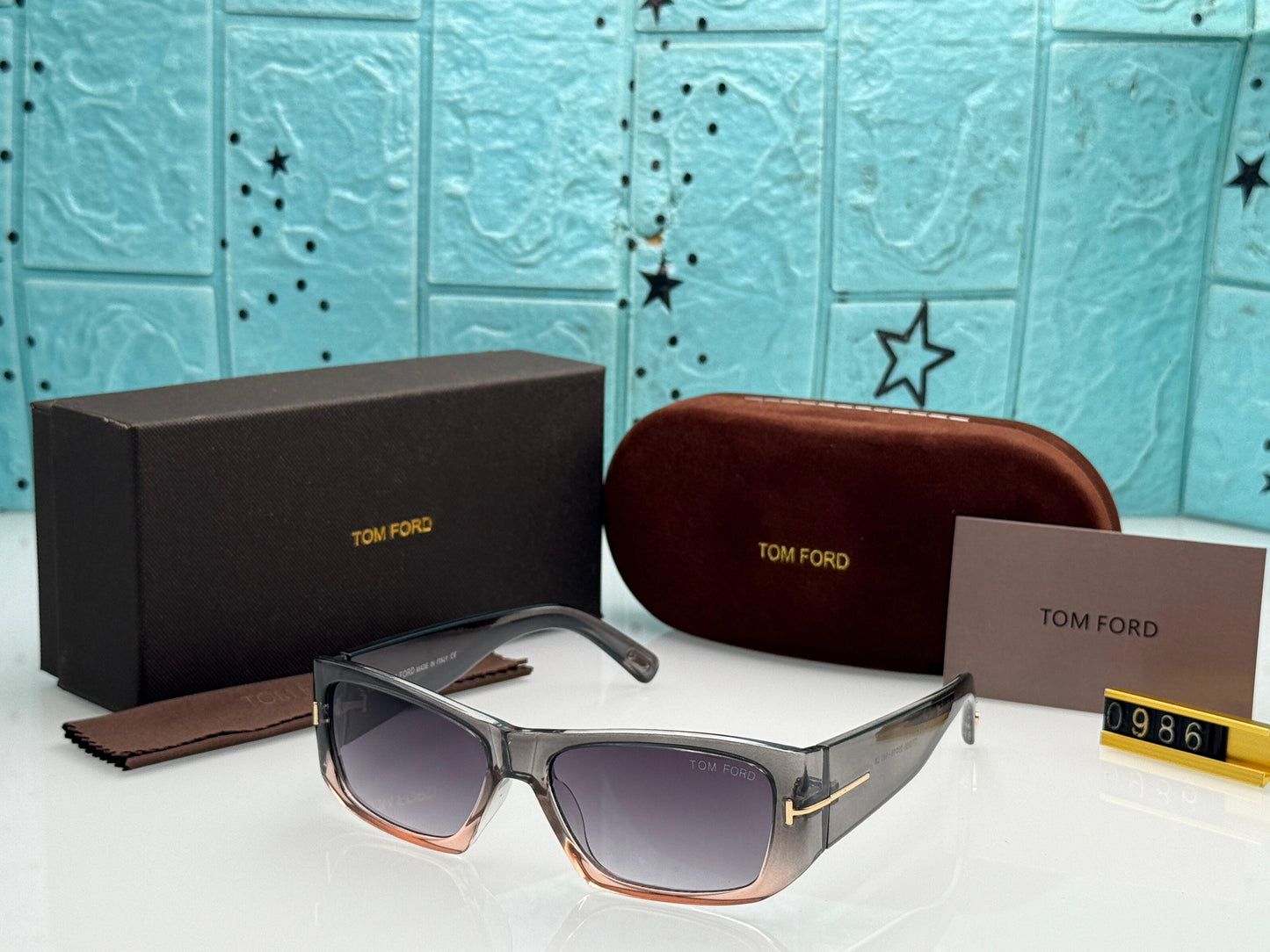 TOM FORD