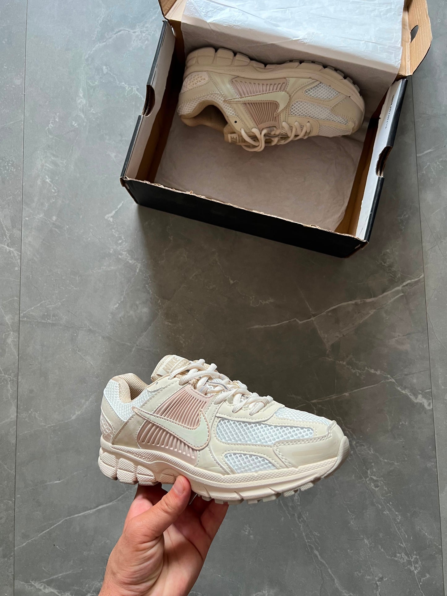 NIKE ZOOM VOMERO 5