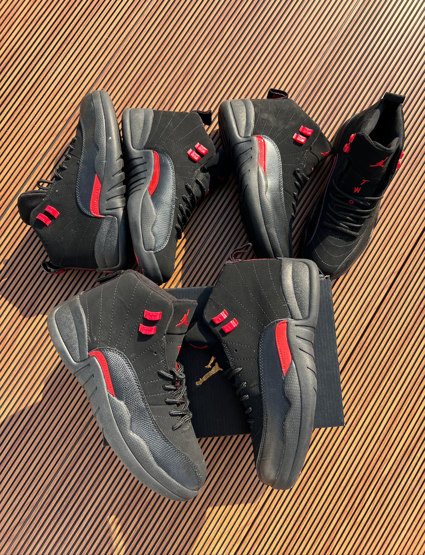 AIR JORDANS RETRO 12 BLACK
