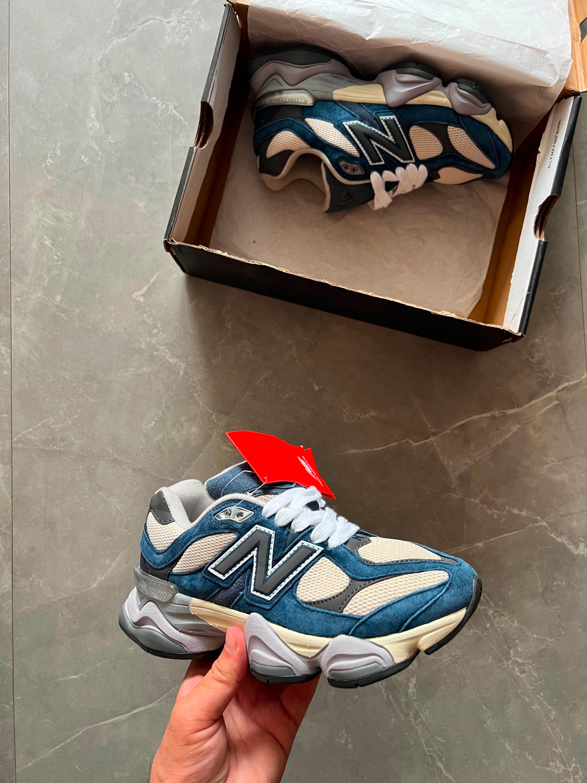 NEW BALANCE 9060