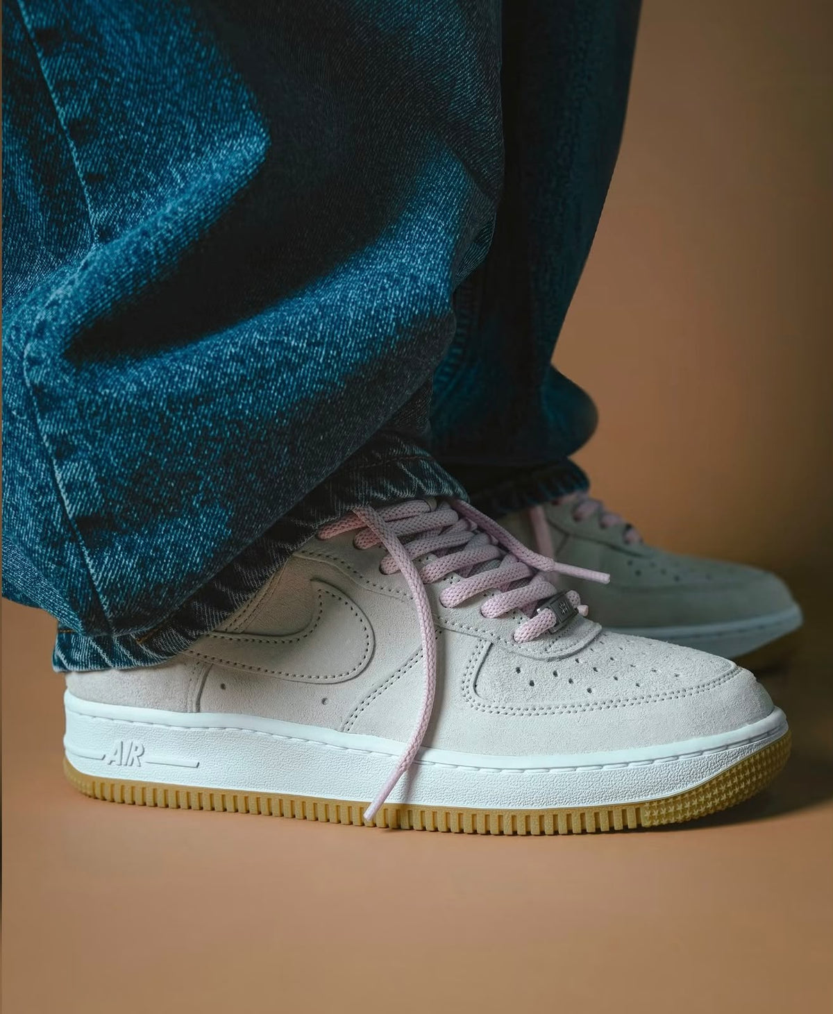 NIKE AIR FORCE 1 LOW SBLIGHT OREWOOD BROWN PINK