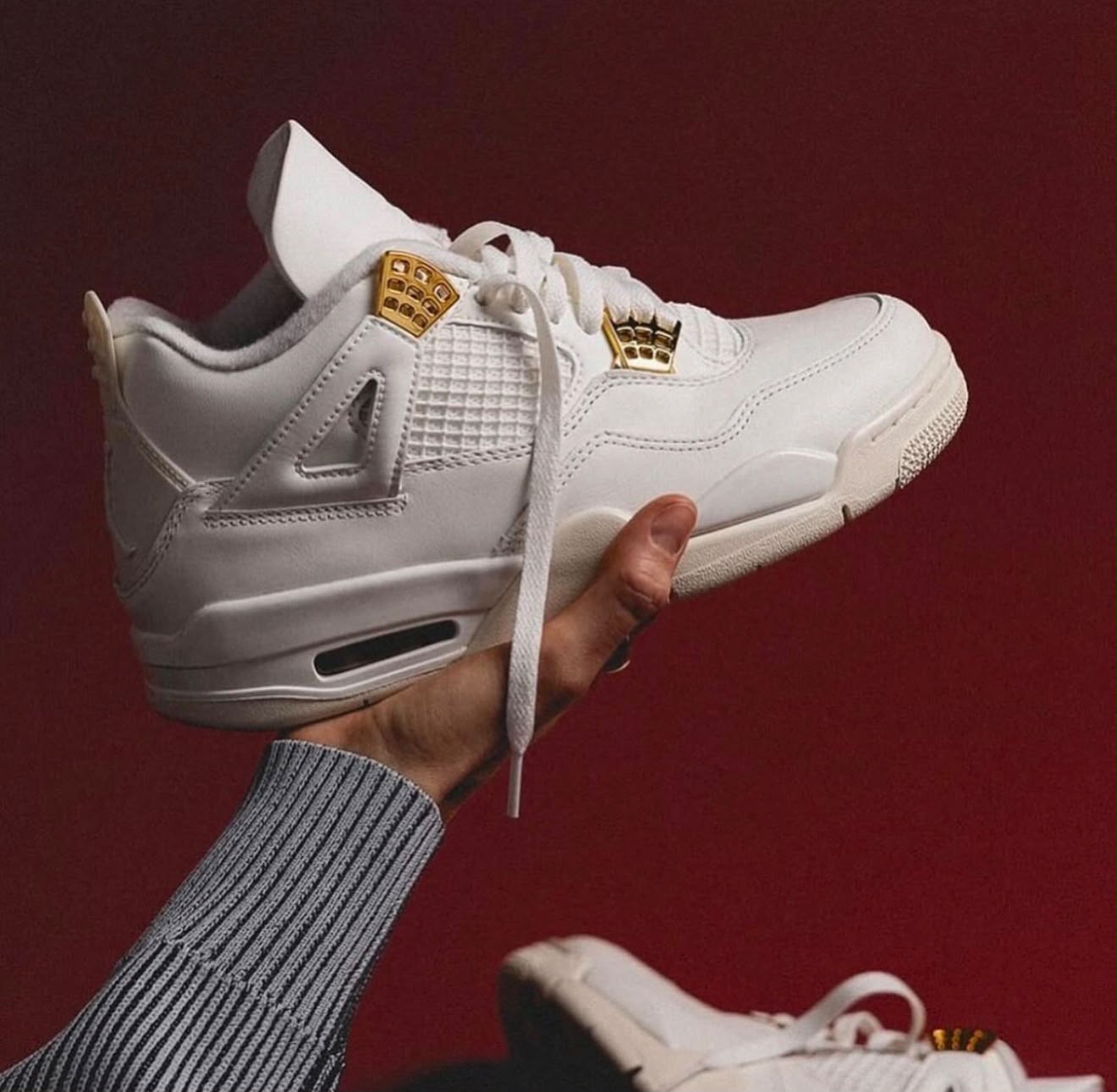 NIKE AIR JORDAN 4 RETRO METALLIC GOLD