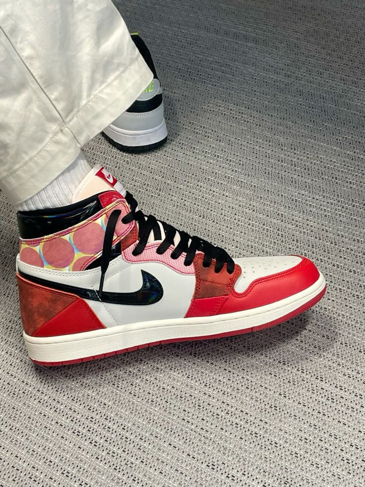 AIR JORDAN 1 x MARVEL SPIDERMAN ACROSS THE SPIDER VERSE U.A