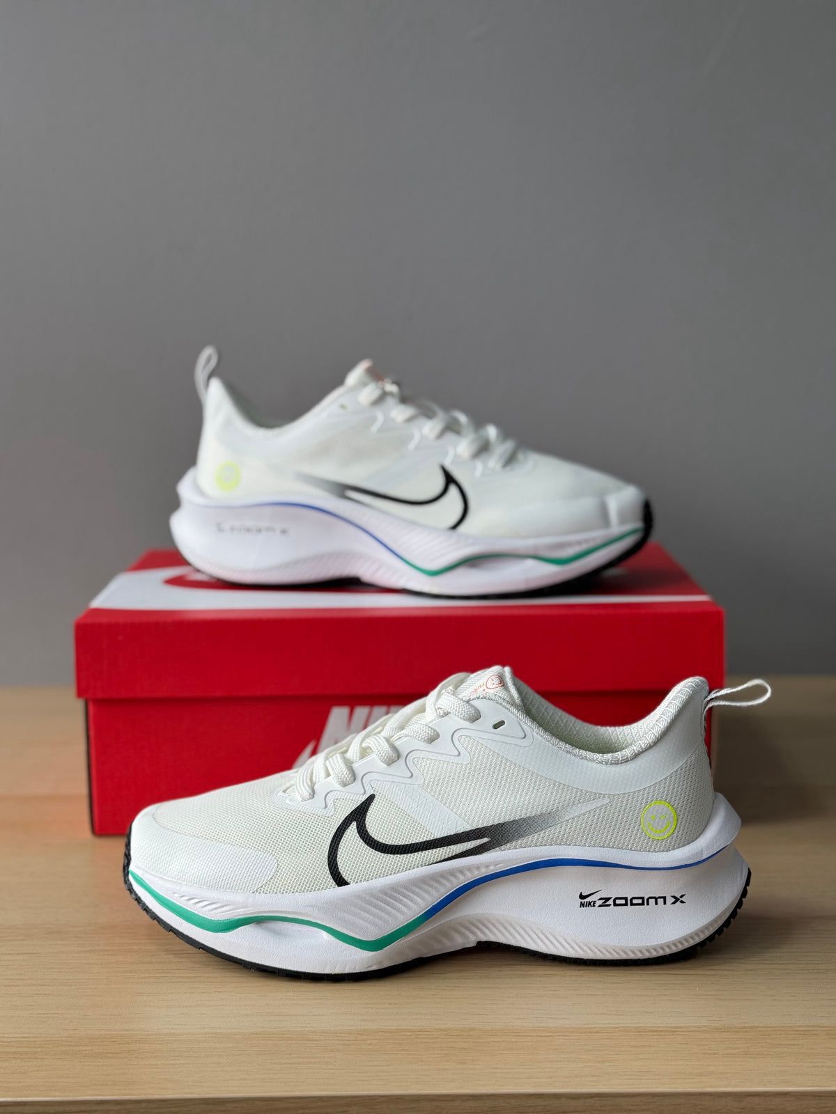 NIKE ZOOM X SMILEY