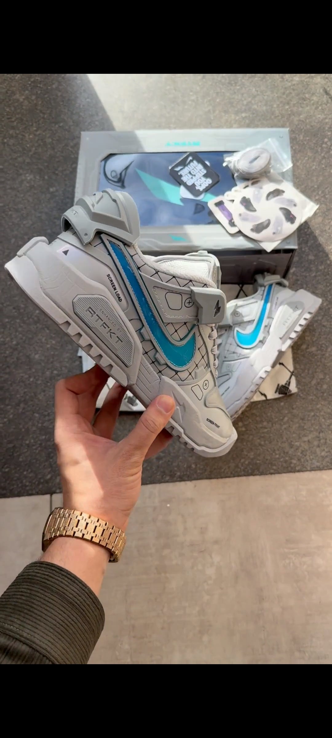 RTFKT X NIKE DUNK GENESIS