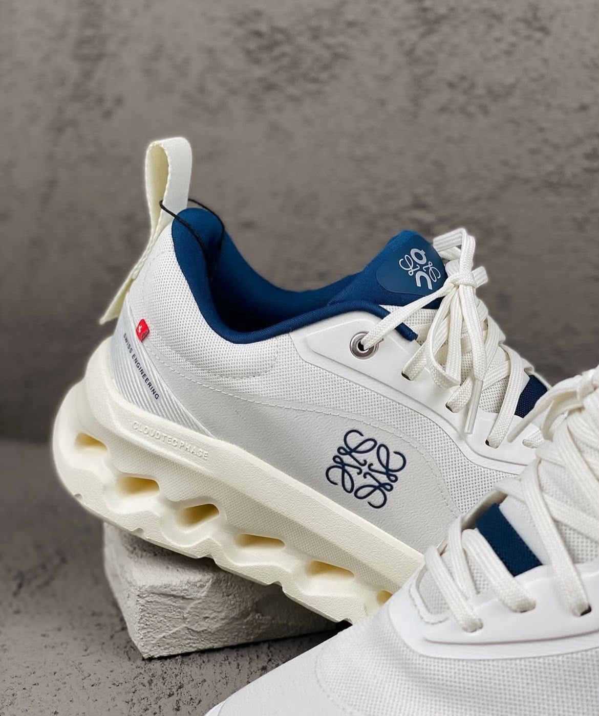 LOEWE X ON CLOUDTILT 2.0 WHITE NAVY