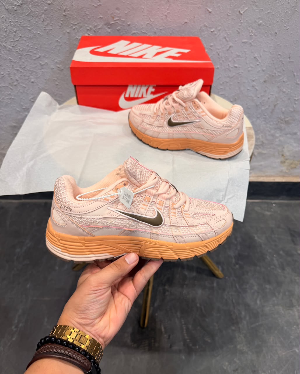 NIKE P 6000 TRAINER BROWN PINK