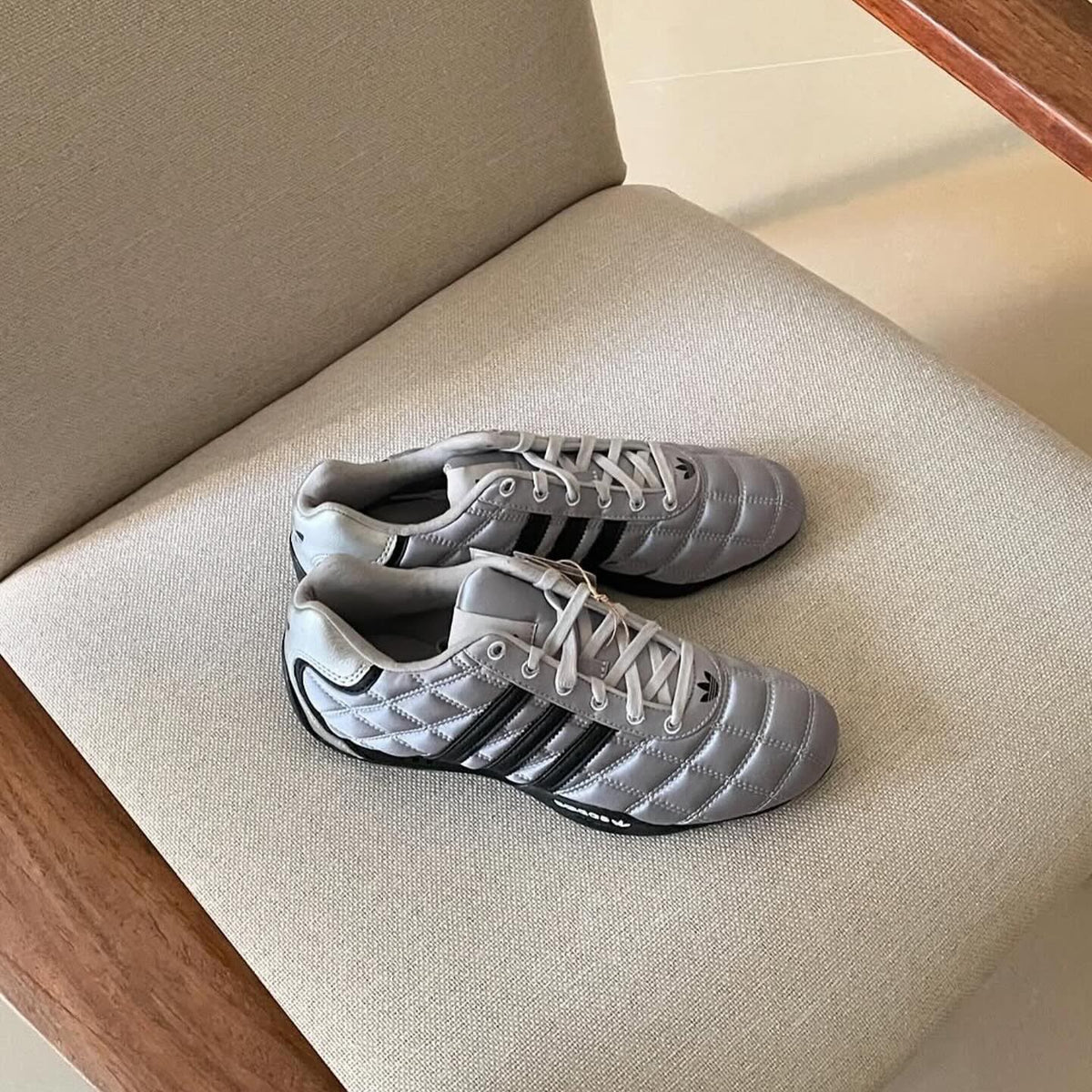 ADIDAS ORIGINAL ADIRACER LOW SILVER