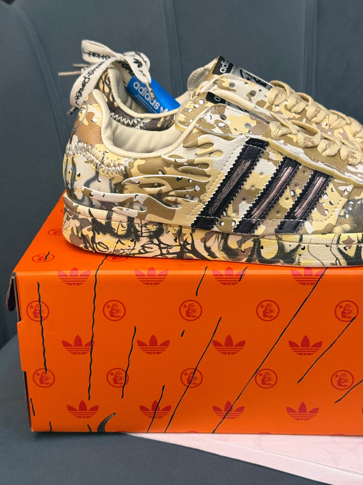 ADIDAS SUPERSTAR HELLSTAR DESART