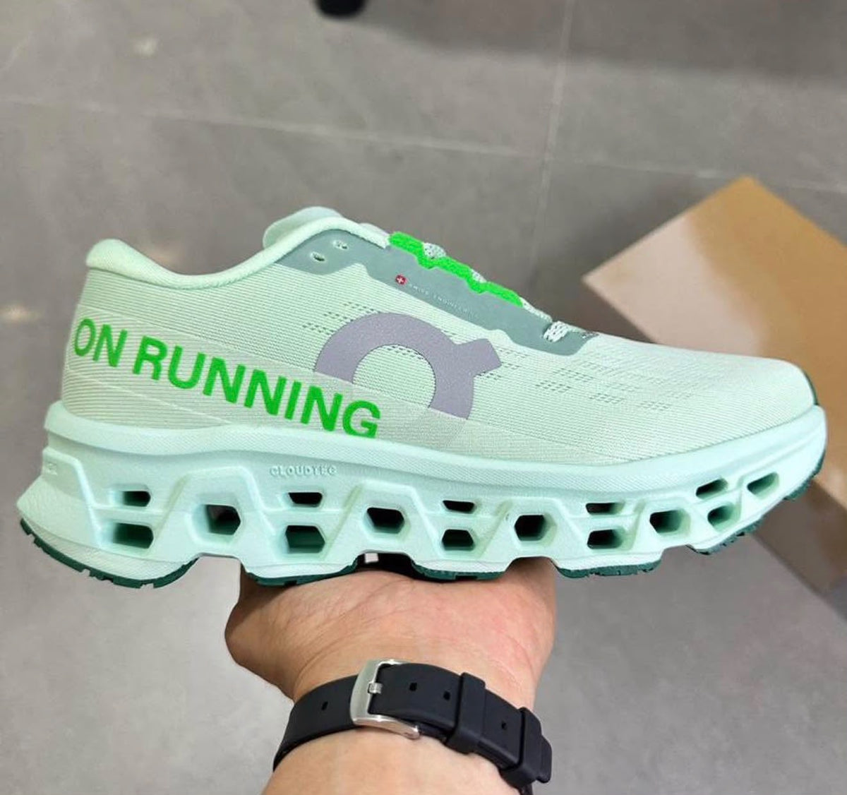 ON CLOUD MONSTER 3 NEON