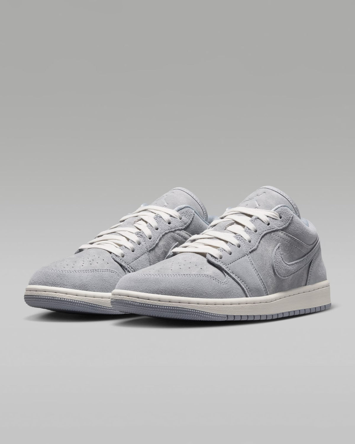 NIKE AIR JORDAN 1 LOW OBSIDIAN MIST
