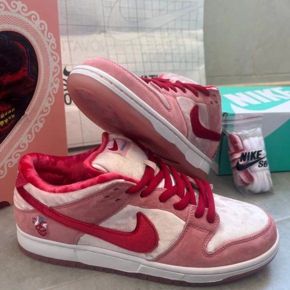 NIKE SB DUNK LOW STRANGE LOVE UA QUALITY