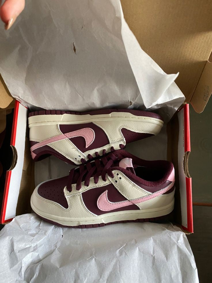 NIKE SB DUNK LOW VALENTINE'S DAY