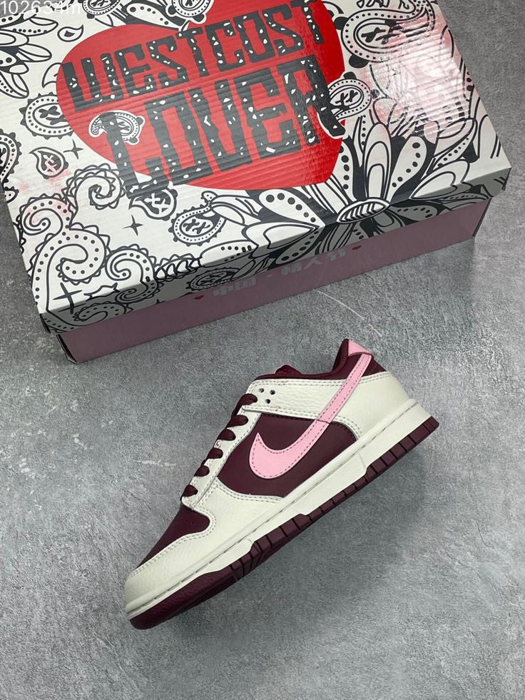 NIKE SB DUNK LOW VALENTINE'S DAY