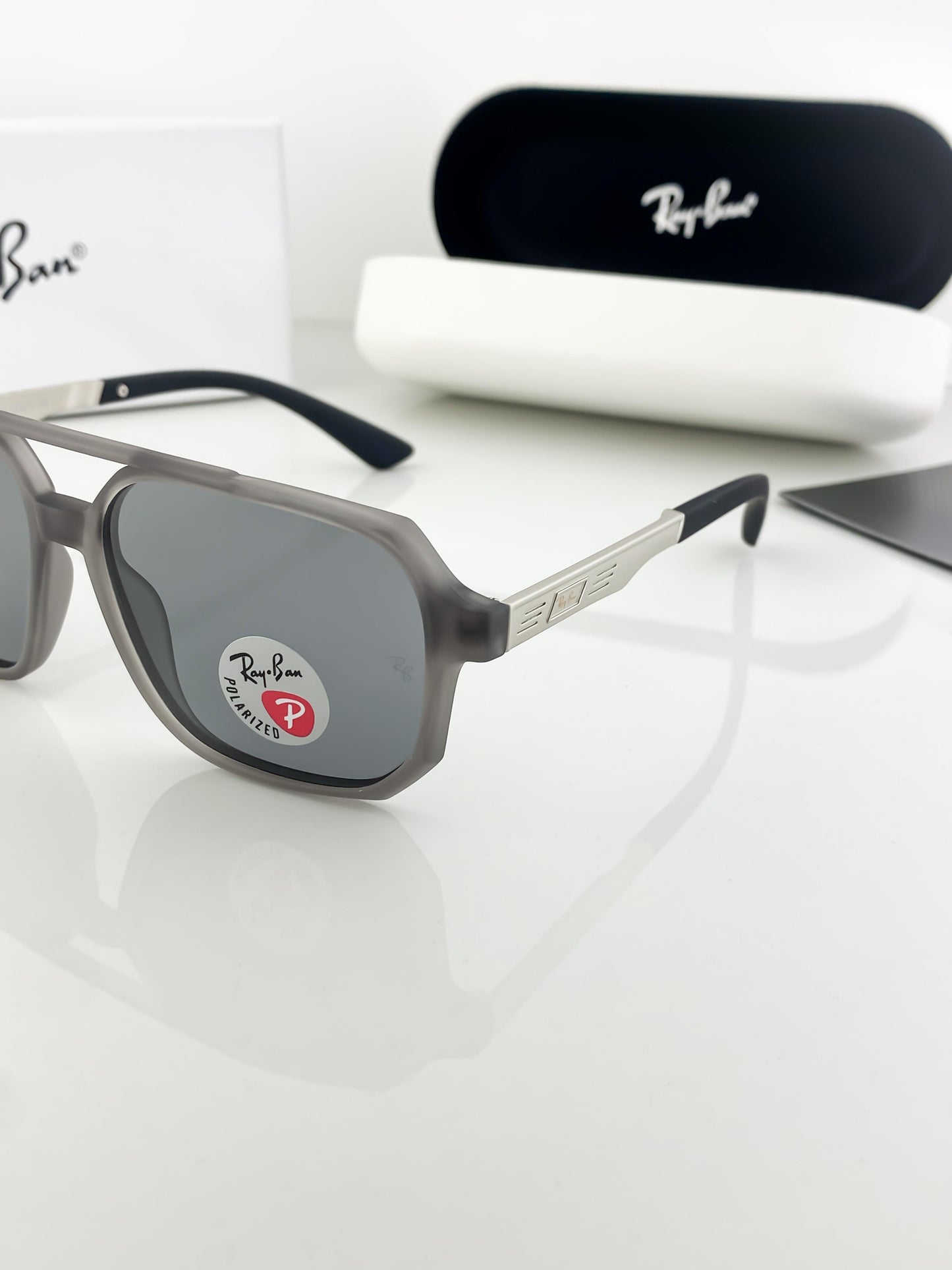 RAYBAN GREY BLACK 4605