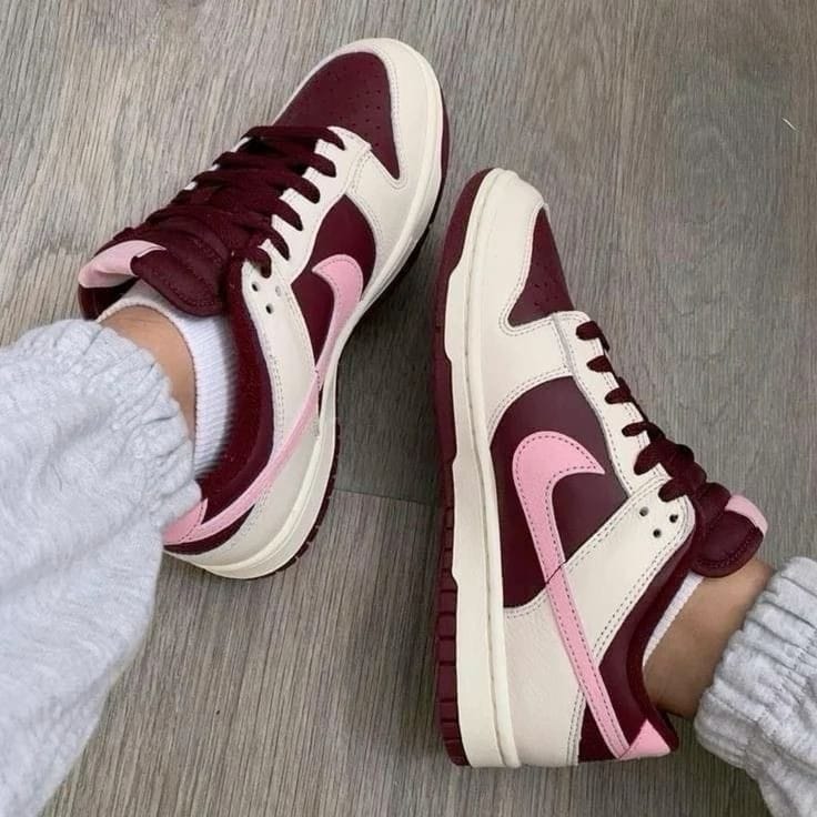 NIKE DUNK VALENTINE 2023