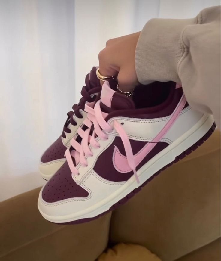 NIKE DUNK VALENTINE 2023