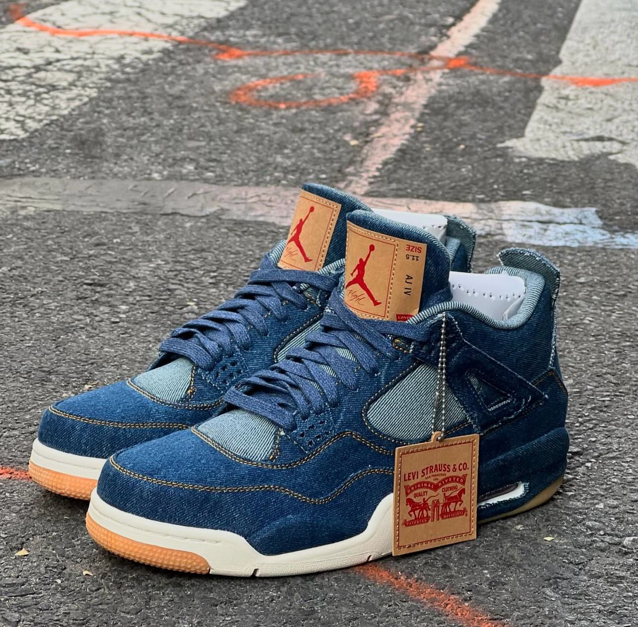 AIR JORDAN 4 X LEVIS DENIM BLUE  U.A