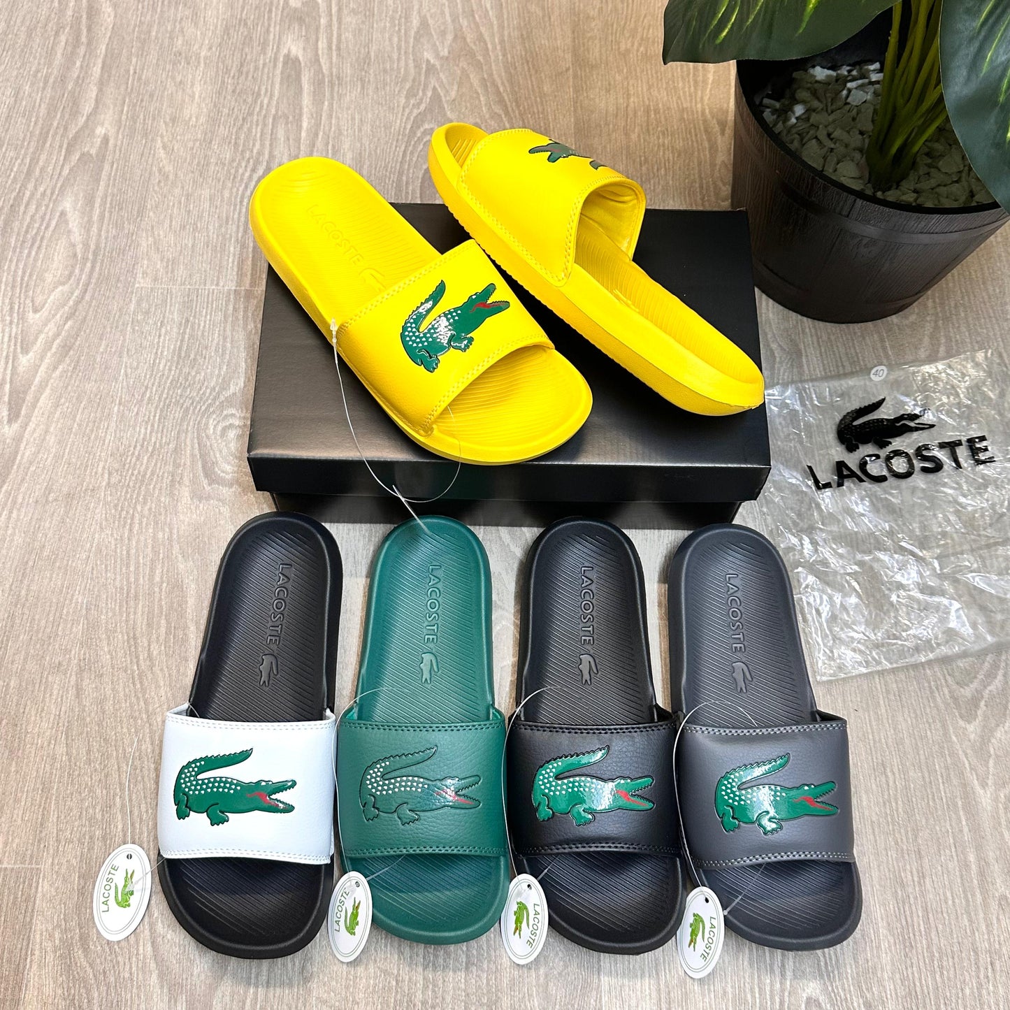 LACOSTE SERVE CROCO SLIDES