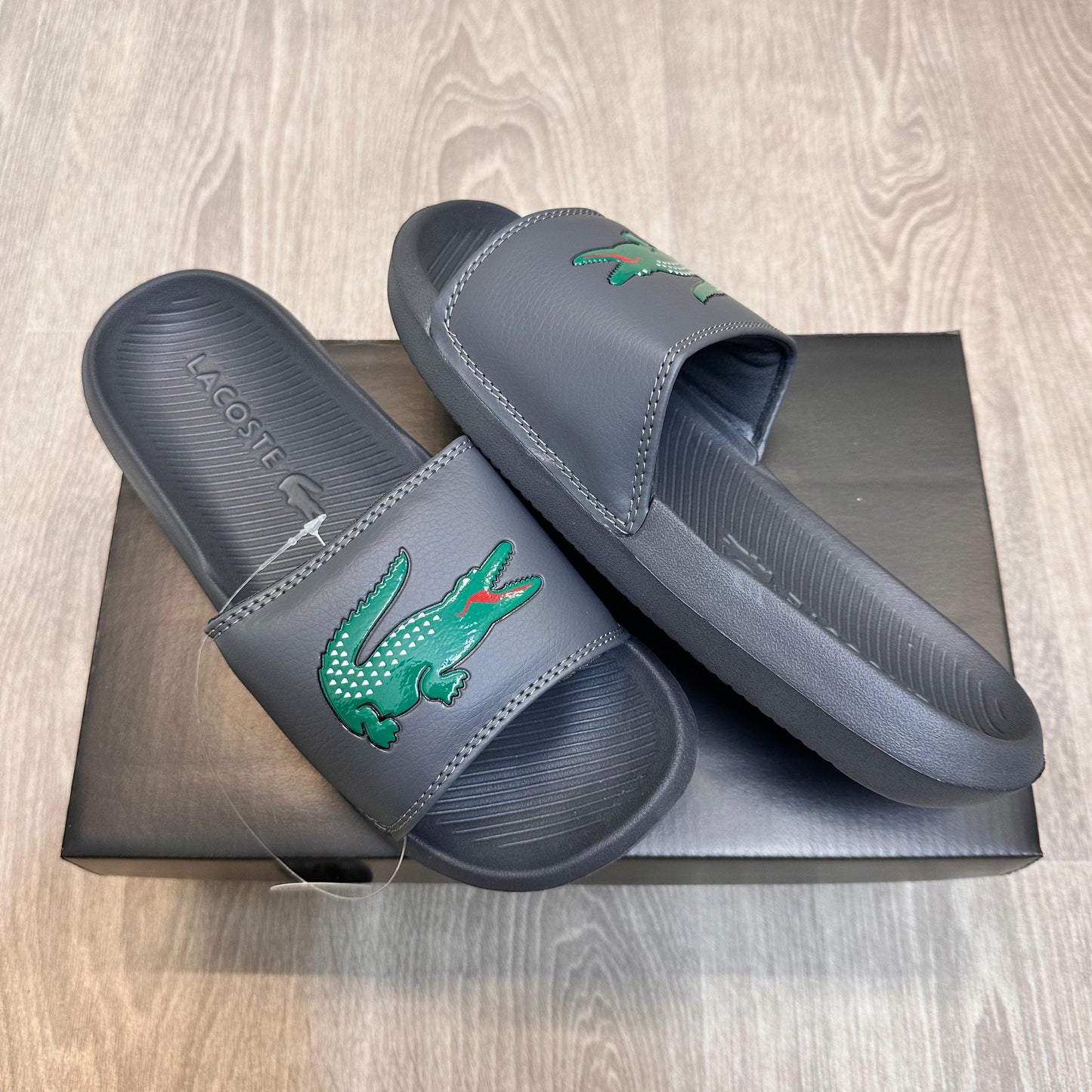 LACOSTE SERVE CROCO SLIDES