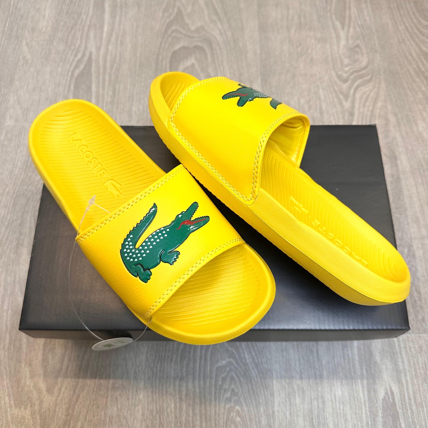 LACOSTE SERVE CROCO SLIDES