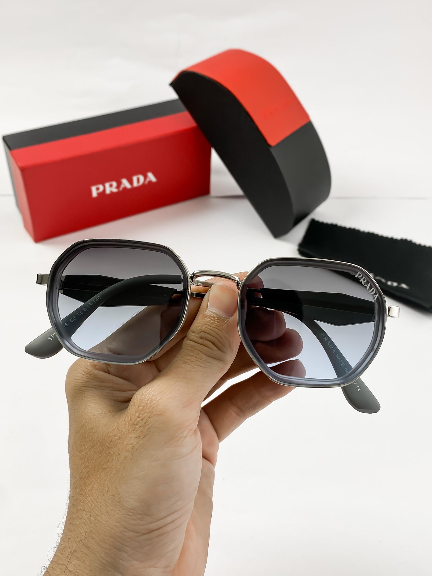 PRADA SUNGLASS