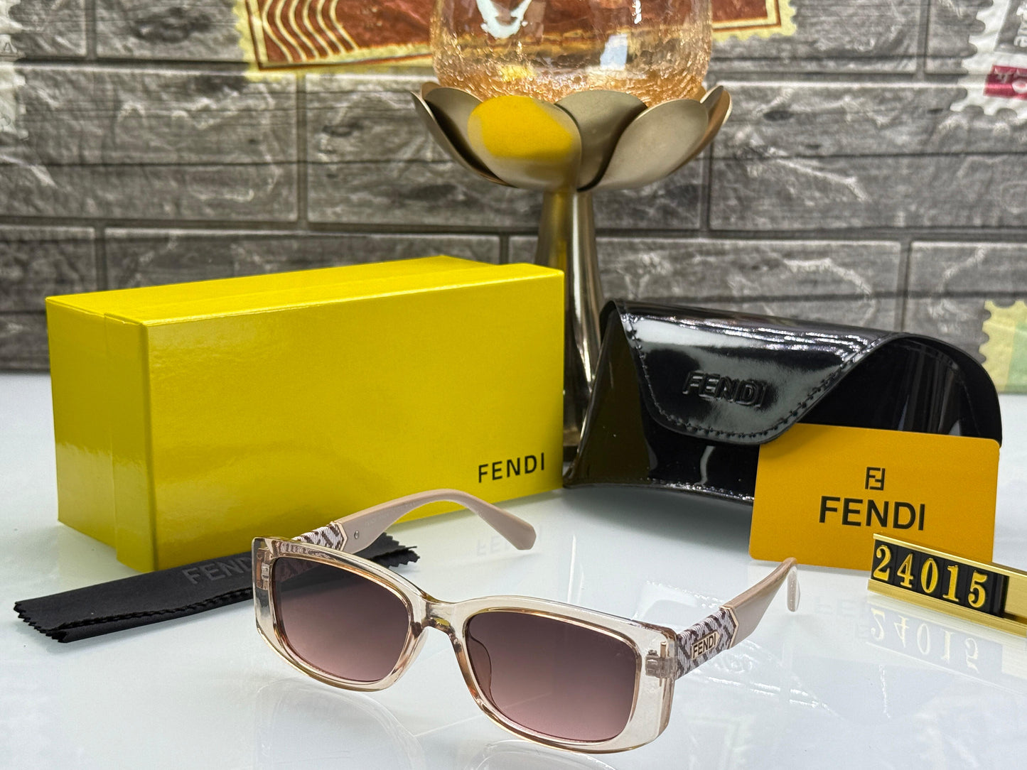 FENDI SUNGLASS