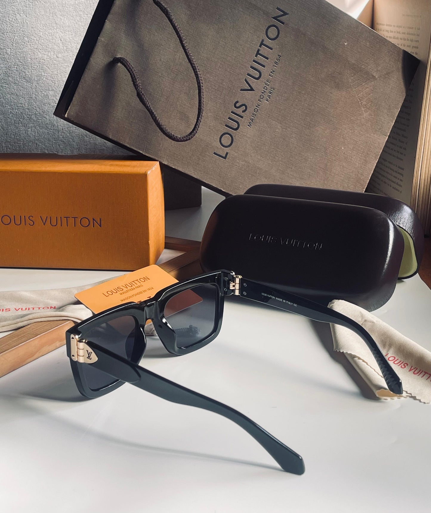 LOUIS VUITTON SUNGLASSES