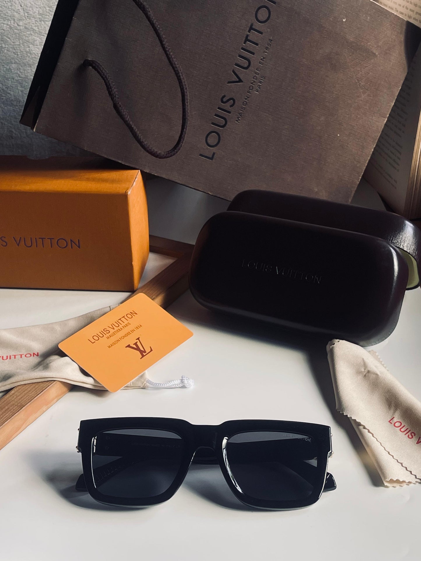 LOUIS VUITTON SUNGLASSES