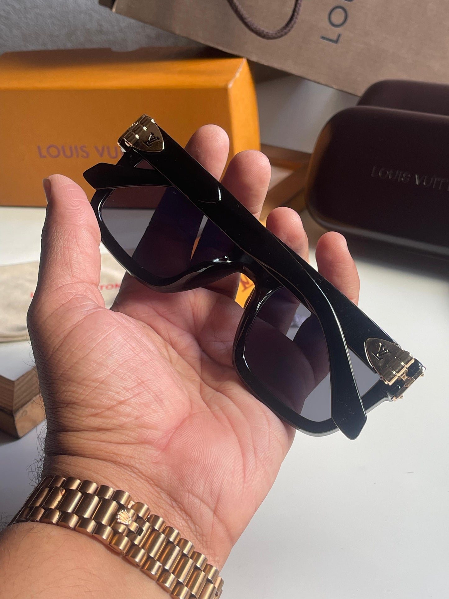 LOUIS VUITTON SUNGLASSES