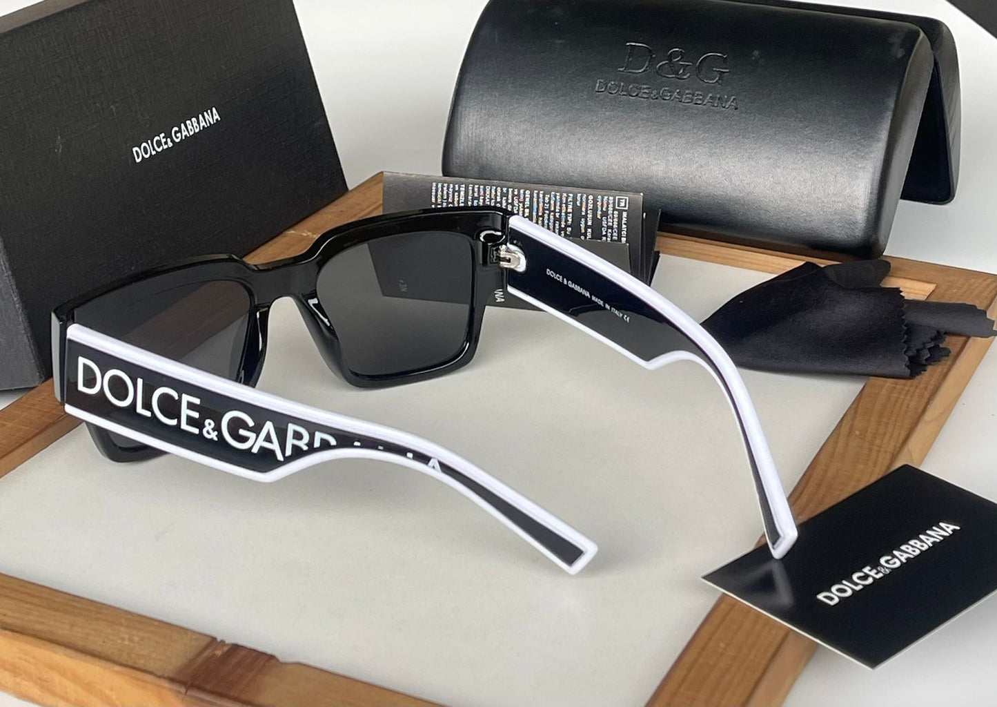 DOLCE & GABBANA SUNGLASS