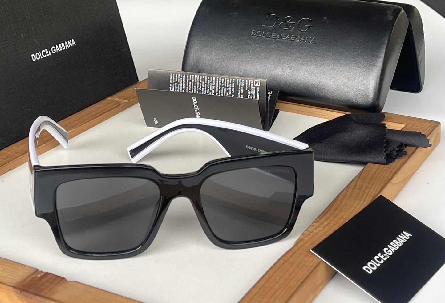 DOLCE & GABBANA SUNGLASS
