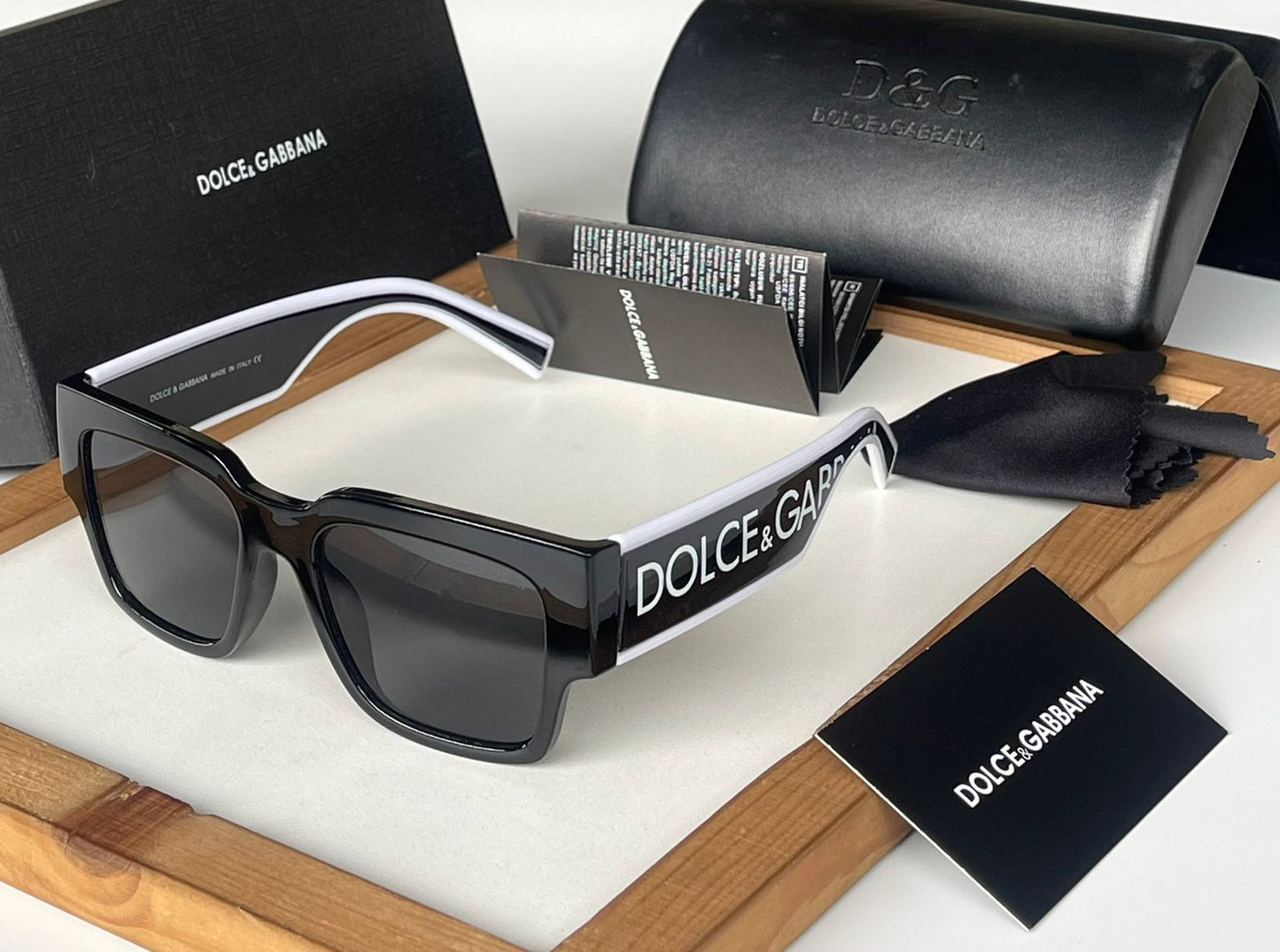 DOLCE & GABBANA SUNGLASS