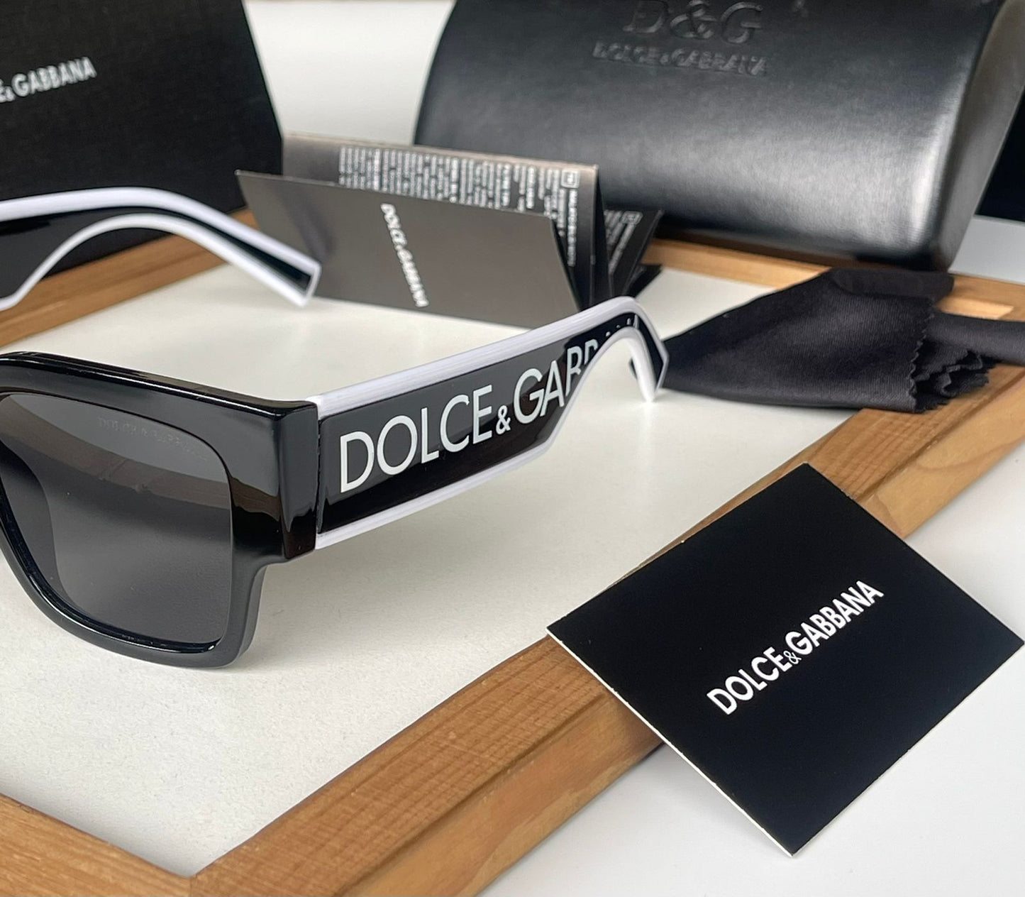 DOLCE & GABBANA SUNGLASS