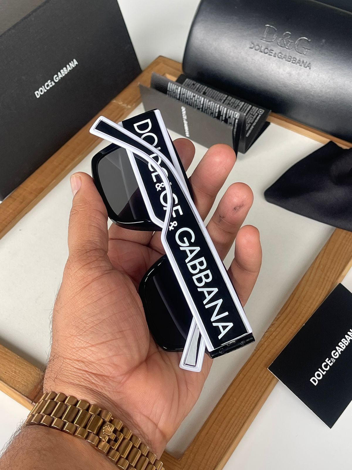DOLCE & GABBANA SUNGLASS