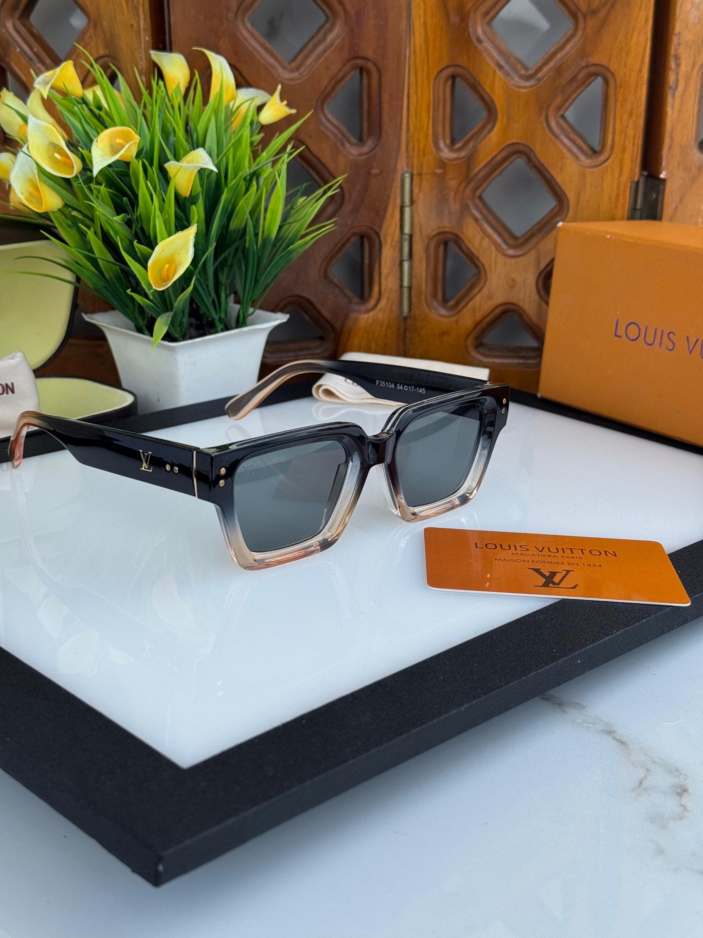 LOUIS VUITTON SUNGLASSES