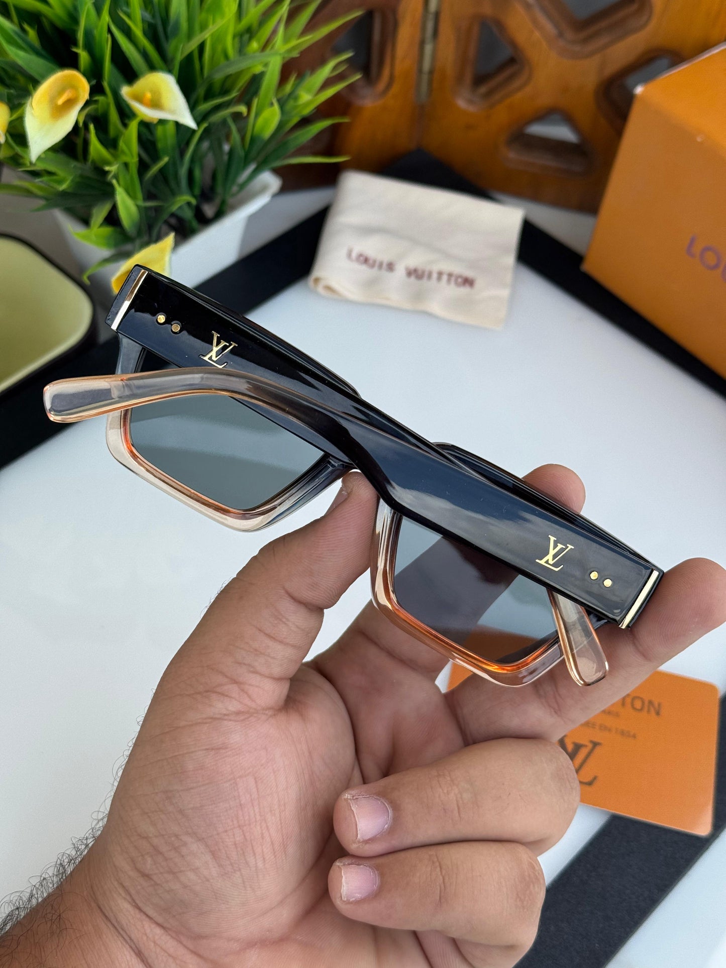 LOUIS VUITTON SUNGLASSES