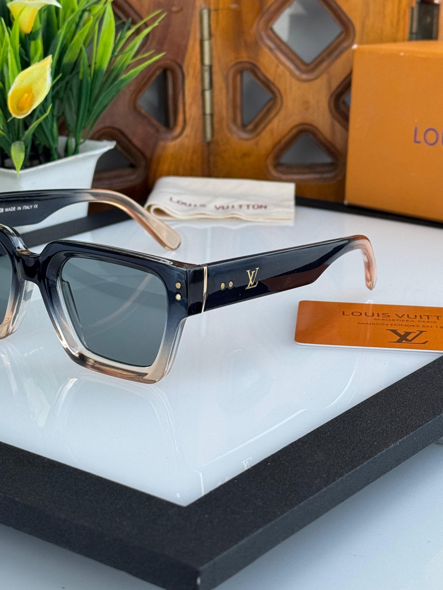 LOUIS VUITTON SUNGLASSES