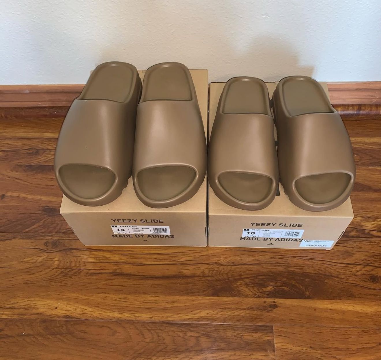 ADIDAS YEEZY SLIDES