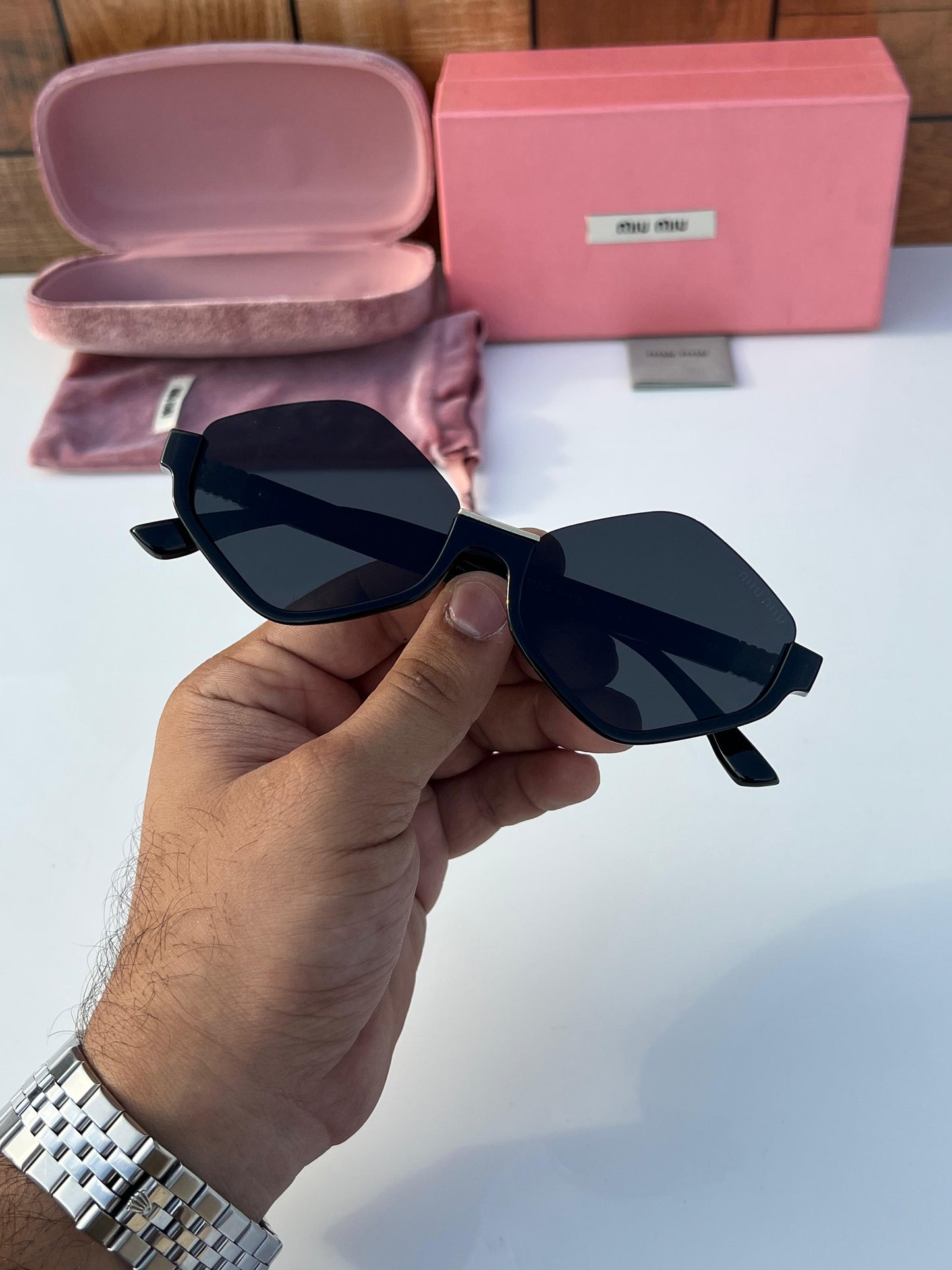 MIU MIU SUNGLASS