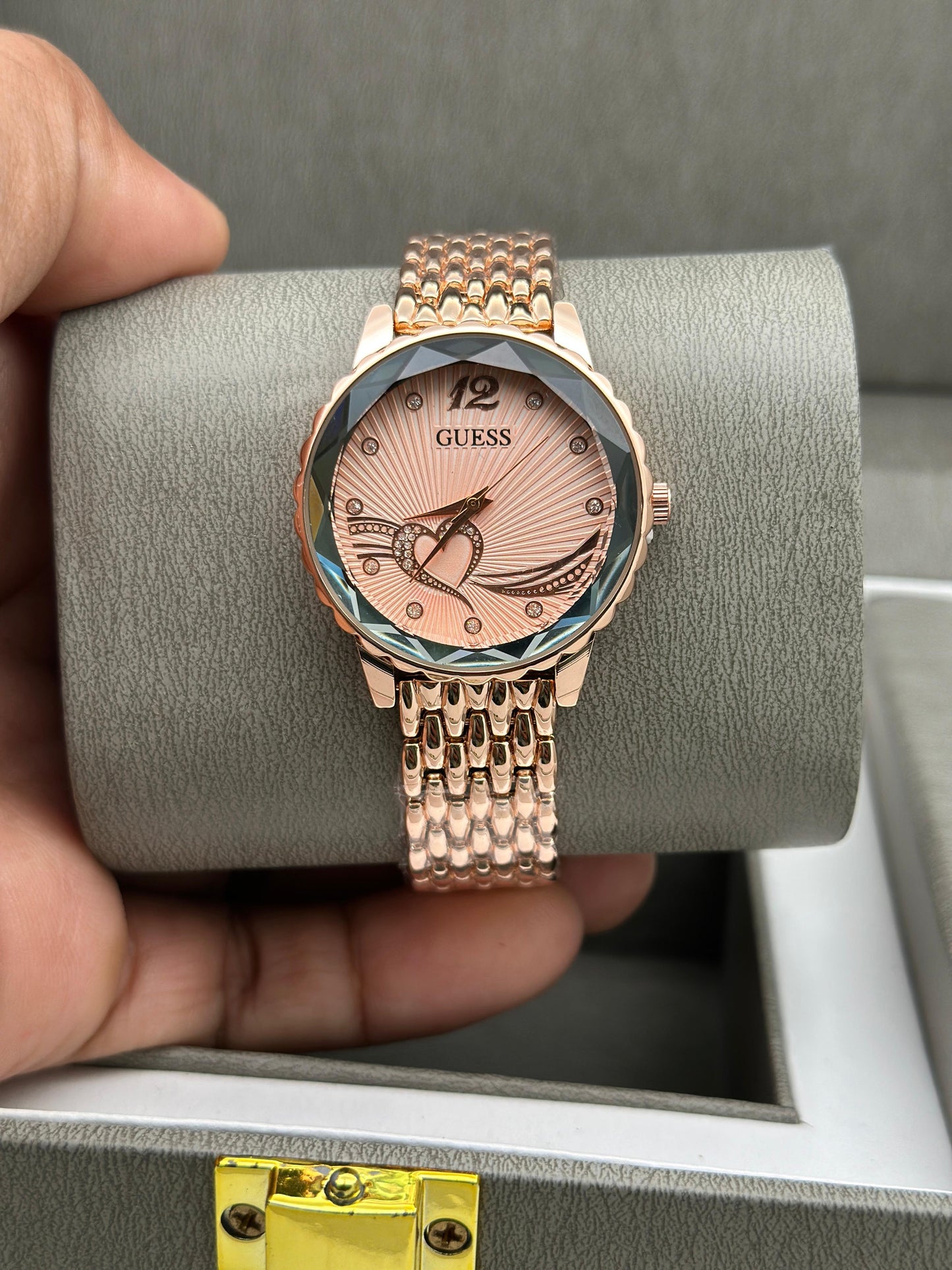 GUESS WATCH