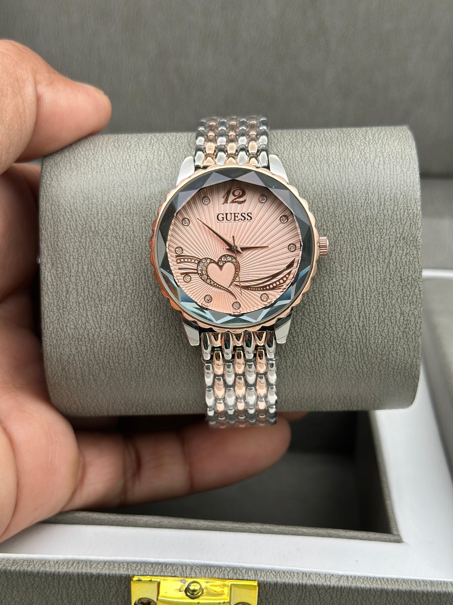 GUESS WATCH