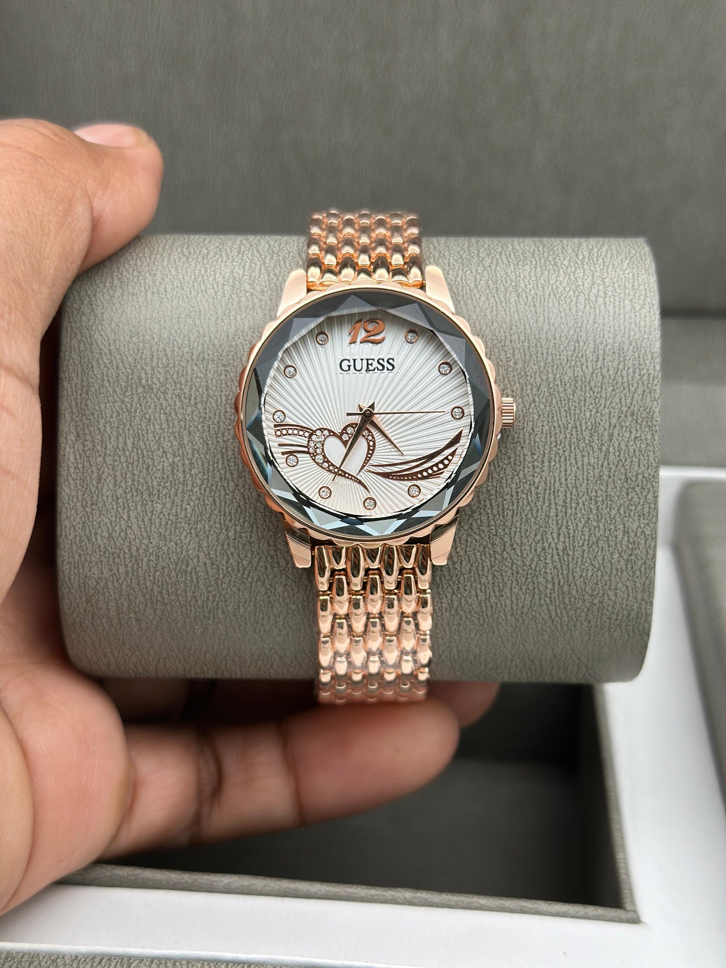 GUESS WATCH