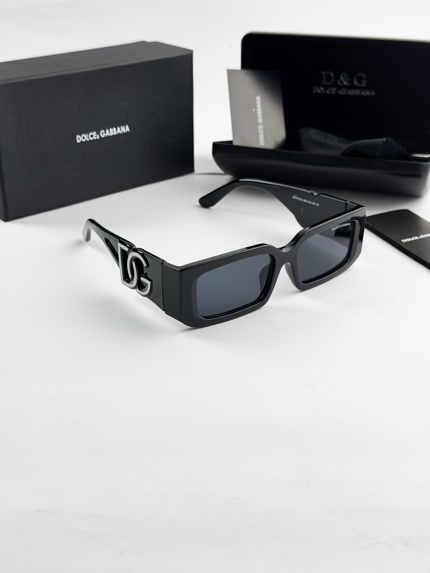 DOLCE & GABBANA SUNGLASS